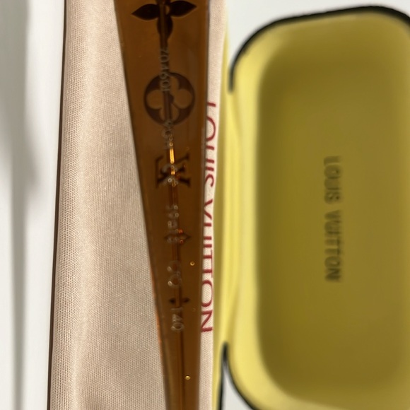 Louis Vuitton 'Obsession GM' Glitter Honey sunglasses. - Picture 7 of 8